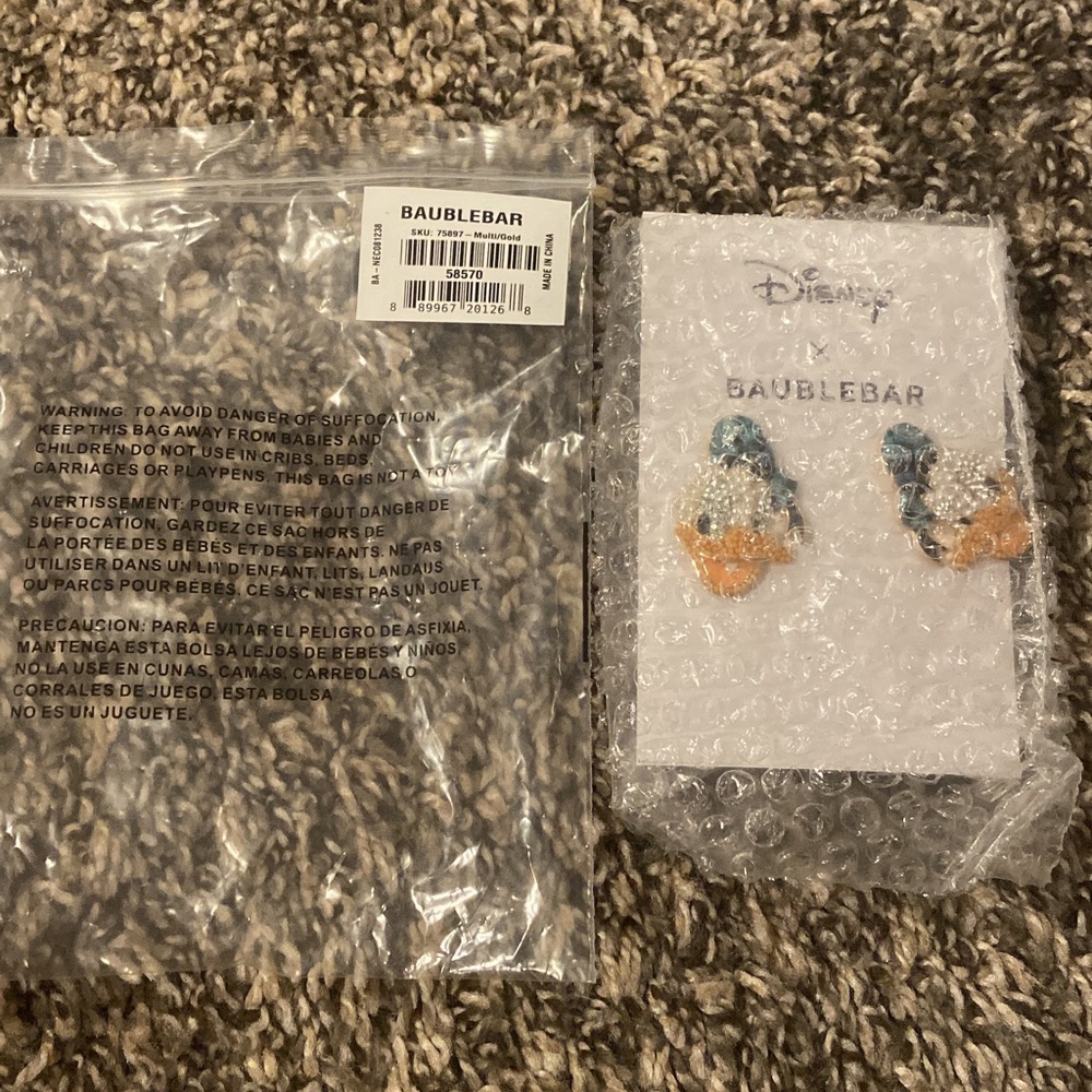 NWT baublebar Donald earrings